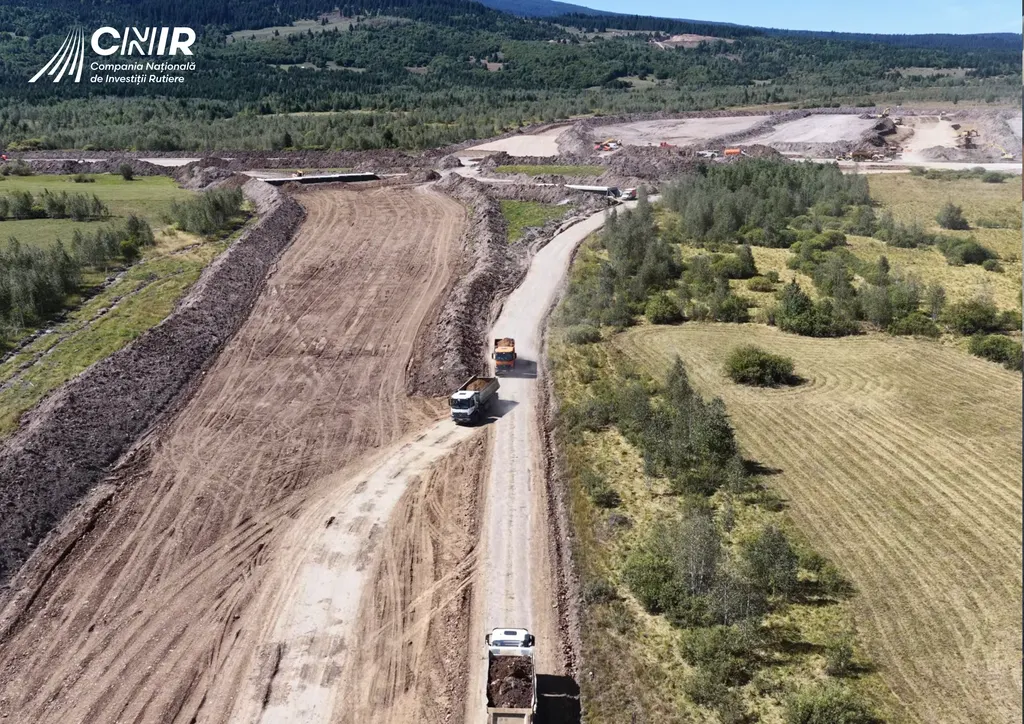 În Piața Mare începe Târgul Internațional de Ecoturism